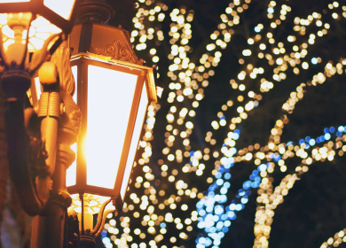 A Small-Town Glow — Holiday Traditions in Moultonborough